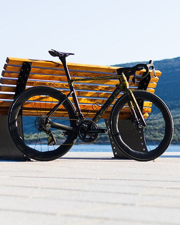 Custom Bike Build vs. Complete Bike: A Detailed Comparison for Discerning Riders