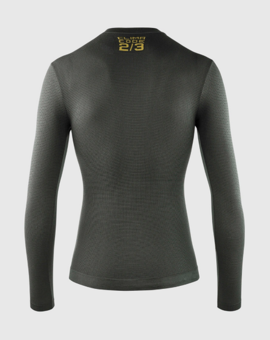Approved Cycling: ASSOS Spring/Fall LS Skin Layer P1 men's thermal mid-section detail, carbon-infused fabric weave.