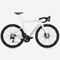 Pinarello Dogma F 2025 with NEW Talon Ultra Fast handlebar, emphasizing ergonomic design and rider integration.