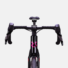 Approved Cycling Nich KEM gravel bike, detail of the Toray T700 carbon fork, emphasizing lightweight durability.