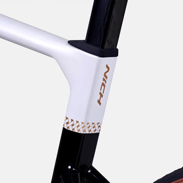 Nich Faith Road Bike, view of integrated carbon handlebar and computer mount from rider's perspective