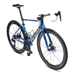 Nich Legend road bike integrated handlebar on Silk Road wheels, optimized for aerodynamic performance.