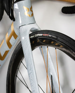 Nich Legends 4 road bike, Ultegra Di2 groupset, full side profile showing carbon frame & aerodynamic design.