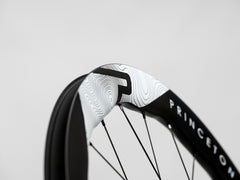 Approved Cycling presents Princeton CarbonWorks Dual 5550 Evolution, optimized for 30-32mm tires.