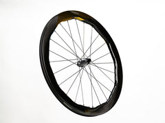 Side view of Princeton CarbonWorks Dual 5550 Evolution, demonstrating optimal tire bead seat.