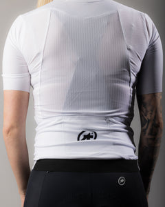 Approved Cycling Women's Fundamental LTD. jersey, textile structure for sweat management.