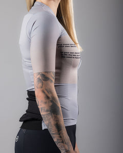 Approved Mindset Jersey unisex, rear view with pocket design, reflecting unmatched comfort for long-distance rides