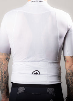 ASSOS quality: APPROVED CYCLING Fundamental LTD. men's jersey. Close-up on stitching quality, durability, longevity.