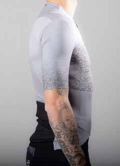 APPROVED CYCLING SUMMER CYCLING JERSEY APPROVED ITALY LTD. - Grey: stitching quality close-up, flatlock seams, reduced chafi…